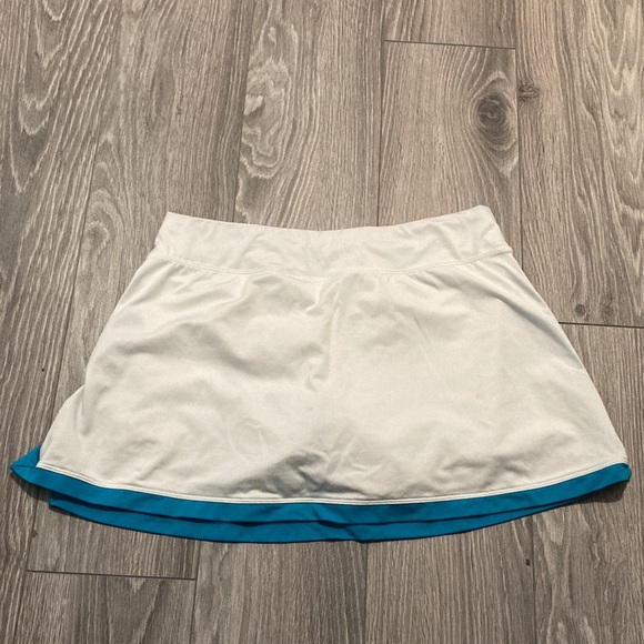 Nike tennis skirt- size M - Picture 2 of 3
